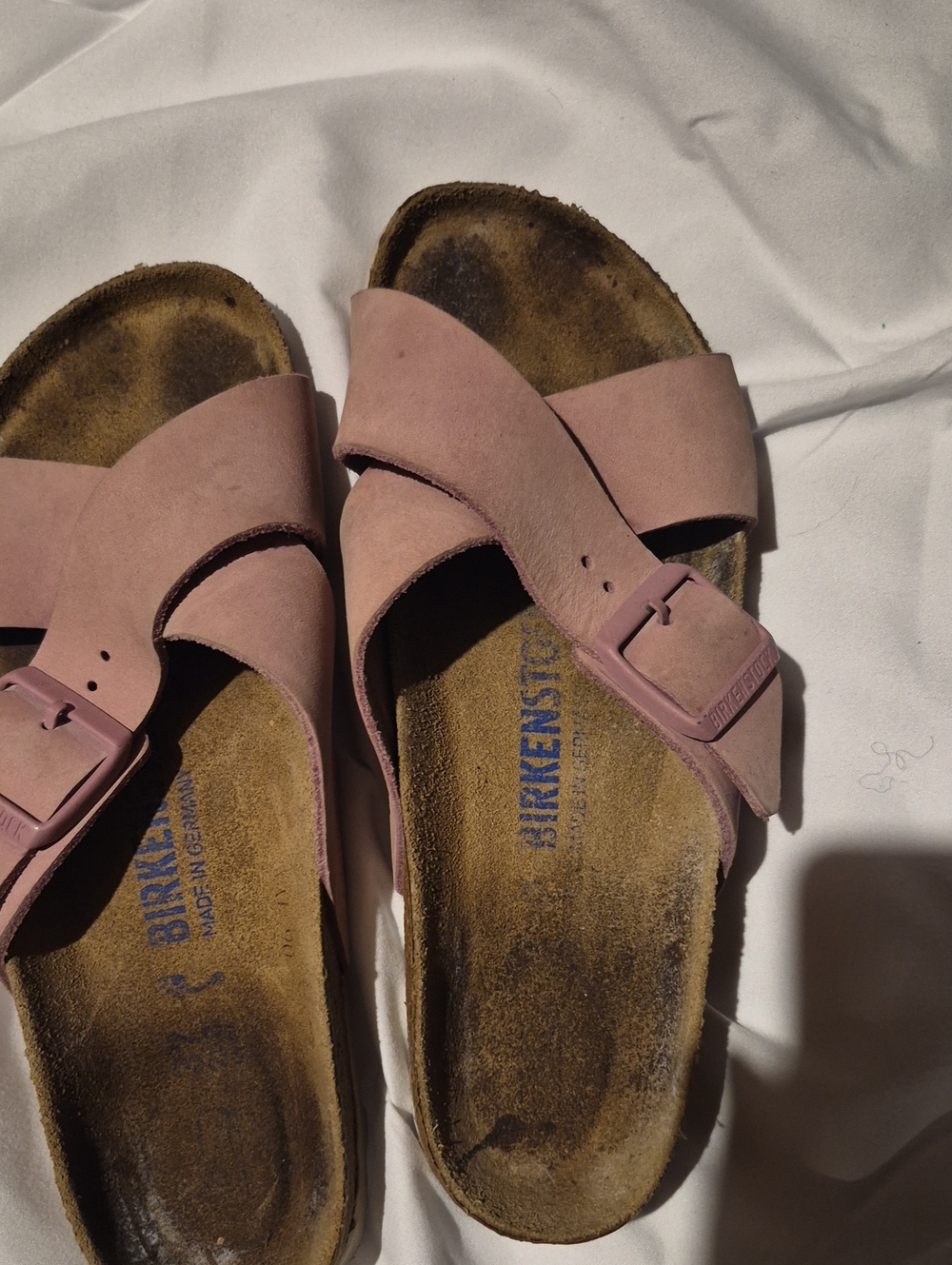 Birkenstock Women’s Dusty Pink Cross-Strap Slide Sandals